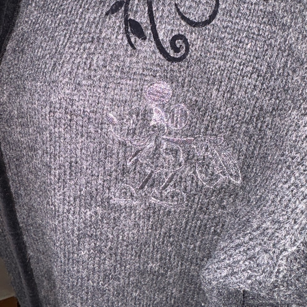 VINTAGE DISNEY GRAY CARDIGAN W/MICKEY MOUSE EMBROIDERED ON THE FRONT - Picture 2 of 10